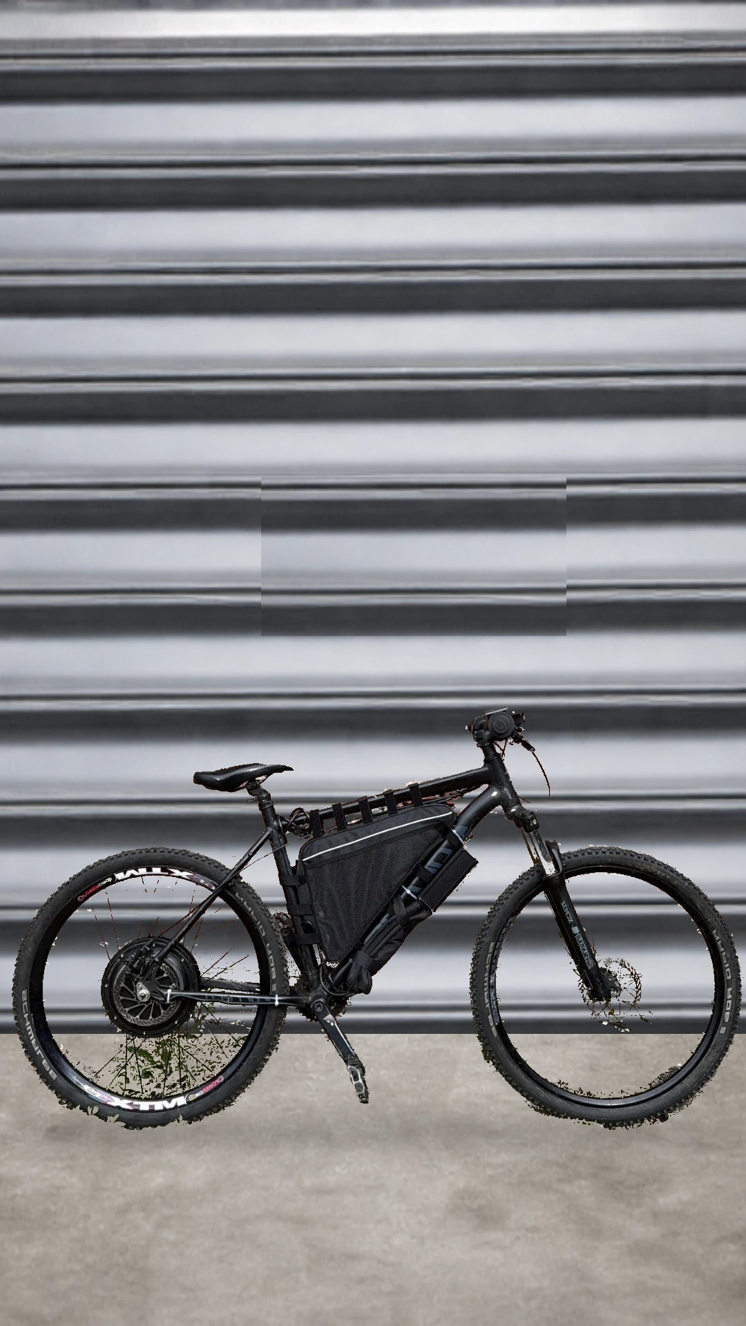 Midnight Tourer e-bike build by LC Leccys